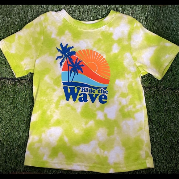 Set of two short shirts and one short pants - 3T - Picture 5 of 14